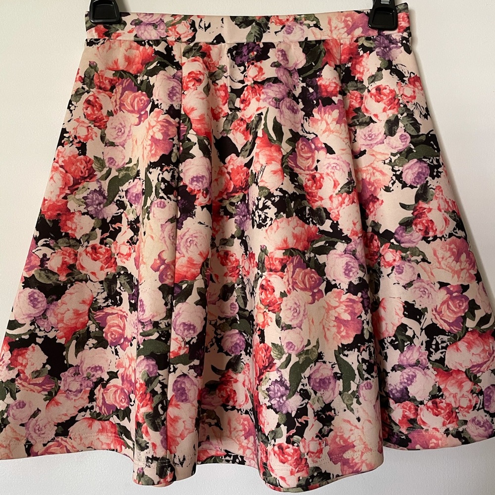 High-waisted Lily Rose Floral Skirt